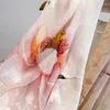 スカーフエレガントなナショナルスタイルの模倣シルクスカーフ女性の花印刷マザーサマーサン保護ビーチショール