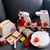 Accessoires de maison de poupée jouets en bois cuisine semblant jouer jouet Simulation grille-pain Machine café mélangeur de nourriture enfants cadeau d'éducation précoce 231207