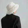 Chapeaux à large bord seau hiver chapeau de fourrure artificielle pour femmes chaleur peluche pêcheur moelleux mode extérieure Panama année cadeau 231208