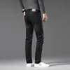 Мужские джинсы, дизайнерские джинсы 2022 года, роскошные европейские элитные модели для повседневного облегания, эластичные ножки, модный осенне-зимний стиль с тиснением бренда KUQI 5KCG