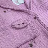 여자 니트 티 디자이너 브랜드 23 새로운 니트 슈트 칼라 카디건, 핑크 및 부드러운 소녀 색 구성표, 슬리밍 눈길
