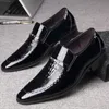 Zapatos de vestir 2023 Zapatos de cuero de PU para hombres Patrón Hombre Patente Business Toe Tips Hombres Vestido Tamaño grande 38 48 231208