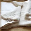 Tappeti Tappeto in finto pelo di coniglio Tappeto ovale per la casa Comodino Tappetino soffice peluche Tappeti per camera da letto Tappeto in pelliccia sintetica Bianco Grigio 231207