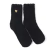 Женские носки, зимние теплые коралловые флисовые удобные средние носки, сплошной цвет с вышивкой «Любовь», ко Дню святого Валентина