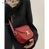Юридическая копия Deisgner Celins's Bags интернет-магазин Красная женская сумка через плечо Triumphal Arch 202323 Новое седло из натуральной кожи Super Fire Lisa Same Style