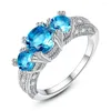 Pierścienie klastra 2023 est moda 3 Shine Crystal Stone Whithe Redblue kolorowe dla kobiet przyjęcie weselne w biżuterii