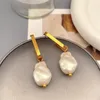 Pendientes colgantes con forma de C de perla barroca Retro francesa para mujer, joyería de oro de 18k chapada de alta calidad, venta al por mayor