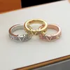 Klassiker älskar ringdesigner ring för kvinnor ring 18k guld pläterad med diamanter designer smycken för älskare bröllopsring jubileum smycken present med låda