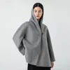 Cappotto in cashmere da donna in piumino di lana a un bottone con cappuccio sciolto a trapezio in lana corta