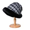 Hoeden met brede rand Emmer Koreaanse dames met bont Winter Dame Houndstooth Panamahoed Cap Dames Warm Winddicht Zwart Visser voor 231208