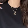 Boutique Heart Charm Halsband med lådor Designer Märke lyxiga smycken Fashion Style Love Gifts Necklace Simple Design 18K Gold Plated Necklace