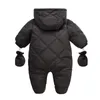 Rompers vinter nyfödd baby pojke jumpsuit med sammet isolering baby pojke jacka småbarn flicka snörock baby vinter jumpsuit 231208