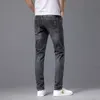 Jeans masculinos designer jeans FF luxo high-end europeu elástico magro homens primavera e verão marca de moda fina perfuração quente pequena perna calças compridas ELZL