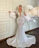 Sexy Feder-arabische Meerjungfrau-Hochzeitskleider in Übergröße, abnehmbare Schleppe, Spitze-Brautkleider, Perlen-Kristall-Hochzeitskleider