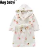 Toalhas Robes Bebê Meninos Meninas Roupas Dos Desenhos Animados Com Capuz Kid Pijamas Robes Inverno Quente Casual Crianças Pijama Moda Manga Longa Kid Bathrobe 231208