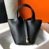 Femmes Hommes Cuir Panier Sacs à bandoulière Designer Sac fourre-tout Luxurys Sac à main Boutique Pochette Noir Seau Sac Lady Purse Voyage Duffle Crossbody Embrayage Sacs sous les bras