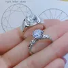 Met zijstenen Valentijnsdag ring paar ring man gespierde sterke macht vrouwen ring knipperende moissanite ring 925 sterling zilveren ring cadeau datum YQ231209