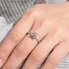 Mit seitlichen Steinen AnuJewel 1,2 ct Princess Cut D Farbe Moissanit Verlobungsring 925 Sterling Silber Ehering für Frauen Edlen Schmuck Großhandel YQ231209