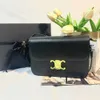 Copie légale Sacs de Deisgner Celins boutique en ligne 2023 Nouveau Sac à rabat en cuir véritable de célébrité d'arc de triomphe Postman Tofu pour femmes Sentiment haut de gamme Bandoulière avec logo