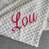 Cobertores Swaddling Nome Personalizado Doudou Nascido Recebendo Cobertor Personalizado Plush Dot Baby Swaddle 231208