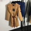 ウールコートの女性デザイナーオーバーコート長袖フーディーウールジャケットウィンドブレーカーベルトデザイン裏地ロゴオーバーコート07新規到着