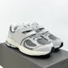 2023 디자이너 NB Hotsell 2002r Big Kids Shoes Toddlers Boys Girls New Running Shod Children 2002 NB2002R 정통 운동화 Baby R