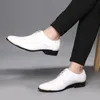 品質のメンズ97イタリアの靴オックスフォード特許ホワイトウェディングサイズ38-48ブラックレザーソフトマンドレスフォーマルシューズ男性231208 184