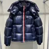 Monclairjacke Mocler dla mężczyzn Zimowe puffer płaszcze płaszcze wyściełane i zagęszczone Klasyczna marka francuska franka z kapturem Zip Winter 164