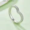 サイドストーン付きAnziw New V Shape Full Eternity Ring Band 925 Silver Row Set Round Cut Moissanite結婚指輪婚約ジュエリーYQ231209