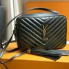 Luxurys Lou Tassel Camera axelväska läder quiltad handväska kors kropp pochette designer tote väska kvinnor man messenger väska spegel kvalitet svart resekopp