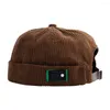 Berets Melon Skin Cap Herbst und Winter Hut Männlich Chaopai Hip Corduroy Brimless Aufkleber Brief Sailor Hop Yuppy H9U5