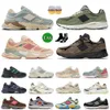 Piattaforma originale 9060 Sneakers OG SCARPE CASUALE DOMENA 990 V3 JJJJOUND SAGGIO DI SAGGIO DEL MAILE OLIVE BAMBINO BABINA BLU BLU PINK BLACCO CASTLEROCK NUOVO NB9060S ALTRI ALTRO