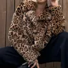 Damesjassen Korte versie Luipaardbruine jas voor dames Winter Warme kleding Niche-ontwerp Dikker Losse thermische kleding met lange mouwen Streetwear 231208