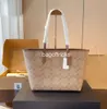 Hoge kwaliteit draagtas Luxe tas Designer winkelen met zuiggesp Klassiek patroon Stijlvol en duurzaam Grote capaciteit braak Beste rugzak voor op reis