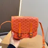 2023 Yeni Tote Çanta Tasarımcı Çanta Kadınların Çanta Lüks Leathe Çanta Crossbody Lady Hot Hediye Seyahat Debriyaj Moda Hafta Sonu Alışveriş Omuz Çantaları Şehir