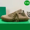 Mode män löparskor rippel teknisk stickad sneaker snörning orange svart khaki rotting socker glid på optiska vita män designer sneakers kvinnor lyxtränare