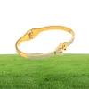 Bracelets de marque designer Femmes Brangle Braceuse de concepteur de luxe Crystal Crystal 18K Gold Amours de mariage en acier inoxydable GOD1102962