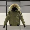 Män pilot down jacka real wolf päls huva canvas parkas brev lapp blixtlåsfickor varmt tjockt utkläder designer wom a w grossist 2 bitar 10% dicount c