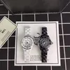 كلاسيكي J12 Ceramic Watch Designer رجال وزوجين من الكوارتز يشاهدون 520 هدية أسود أبيض اللون 6 خيارات