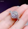 Met Zijstenen 2020 nieuwe knetterende moissanite edelsteen ring voor vrouwen sieraden verlovingsring voor bruiloft 925 zilveren ring verjaardagscadeau YQ231209