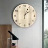 Horloges murales treillis simple horloge à carreaux pour la décoration de la maison salon quartz aiguille suspendue montre cuisine moderne