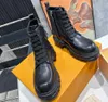 Luxury Designer Record Chelsea Boots Women Glazed Calf Leather Elastic Side Panels Eva Outrole Chunky Martin Winter Sneakers Storlek 35-41