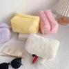 Sacos cosméticos casos bonito saco de maquiagem de pele para mulheres zíper grande viagem de cor sólida compõem higiene bolsa de lavagem caneta de pelúcia 231208