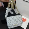 Borsa a catena 23A Borsa a tracolla da donna di design serie 19 20 cm Pelle con diamanti Hardware dorato Fibbia in metallo Borsa di lusso Matelasse Borse a tracolla a catena larga Borsa Sacoche