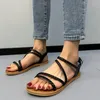 Zapatillas Zapatos de mujer 2023 Moda de verano Sandalias romanas Ligeras Planas Damas Hebilla trenzada Punta abierta