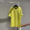 女性用Tシャツデザイナー23夏の新しい通勤者用途年齢を減らす女の子スタイルカフ3Dスモールバッグ短袖Tシャツ4poj