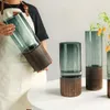 花瓶の花瓶シンプルなヨーロッパの水耕植物家庭用ルームテーブル挿入花木材ベース透明なガラス花瓶の家の装飾231208