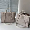 Clásico 23 Nuevo bolso de hombro de color sólido para mujer Diseñador de lujo Moda Bolso de cadena de gran capacidad Marca francesa Doble letra Bolso cruzado de alta calidad