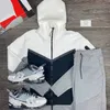 Mens Tracksuits Tech Tech Polar Designer Suit Palto Pantolonları Spor Giyim Kadınları Swearpants Sıradan Moda Kıyafet Birden Fazla Renk Mevcut