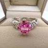 사이드 스톤과 함께 Luomansi Pink Yellow 1CT Moissanite Ring GRA 인증서 S925 스털링 실버 여성 웨일러 웨딩 파티 선물 YQ231209